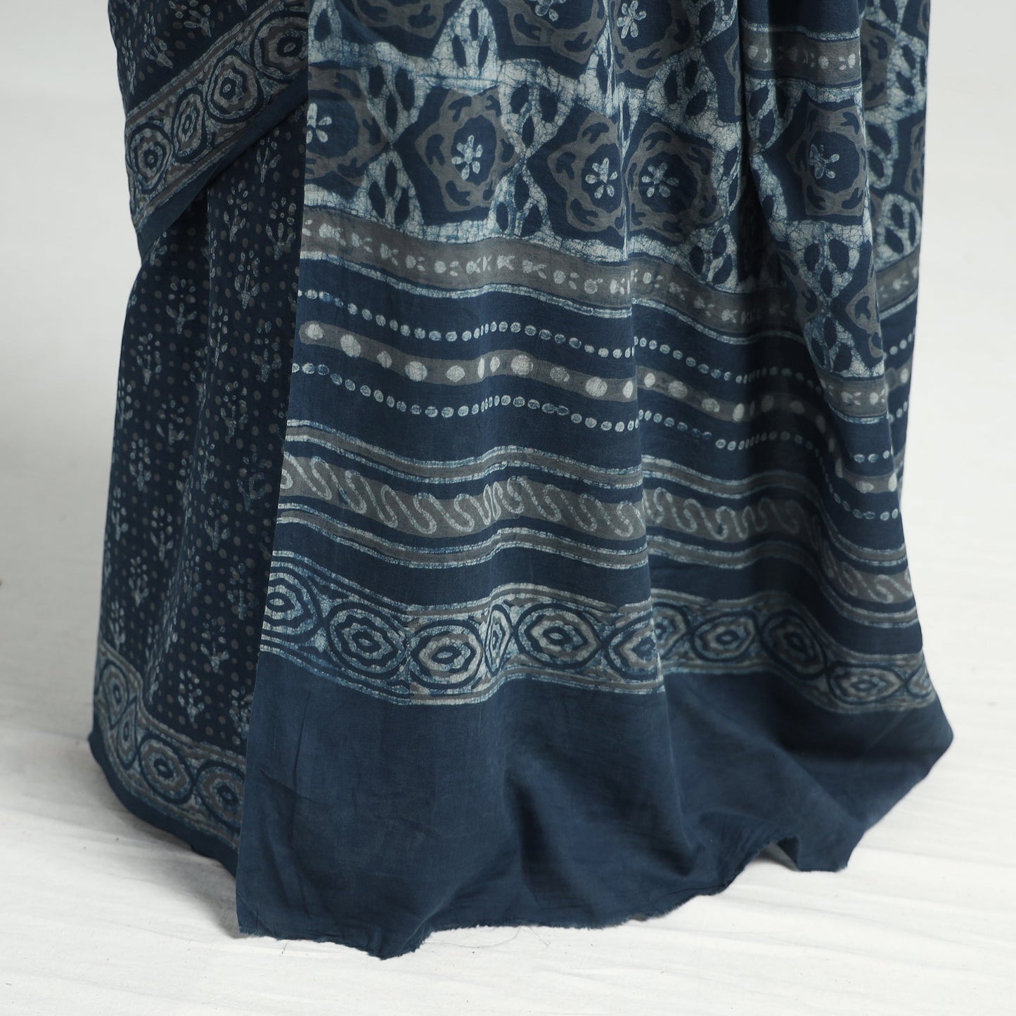 Buy Akola Hand Block Printed Cotton Saree Online at iTokri.com