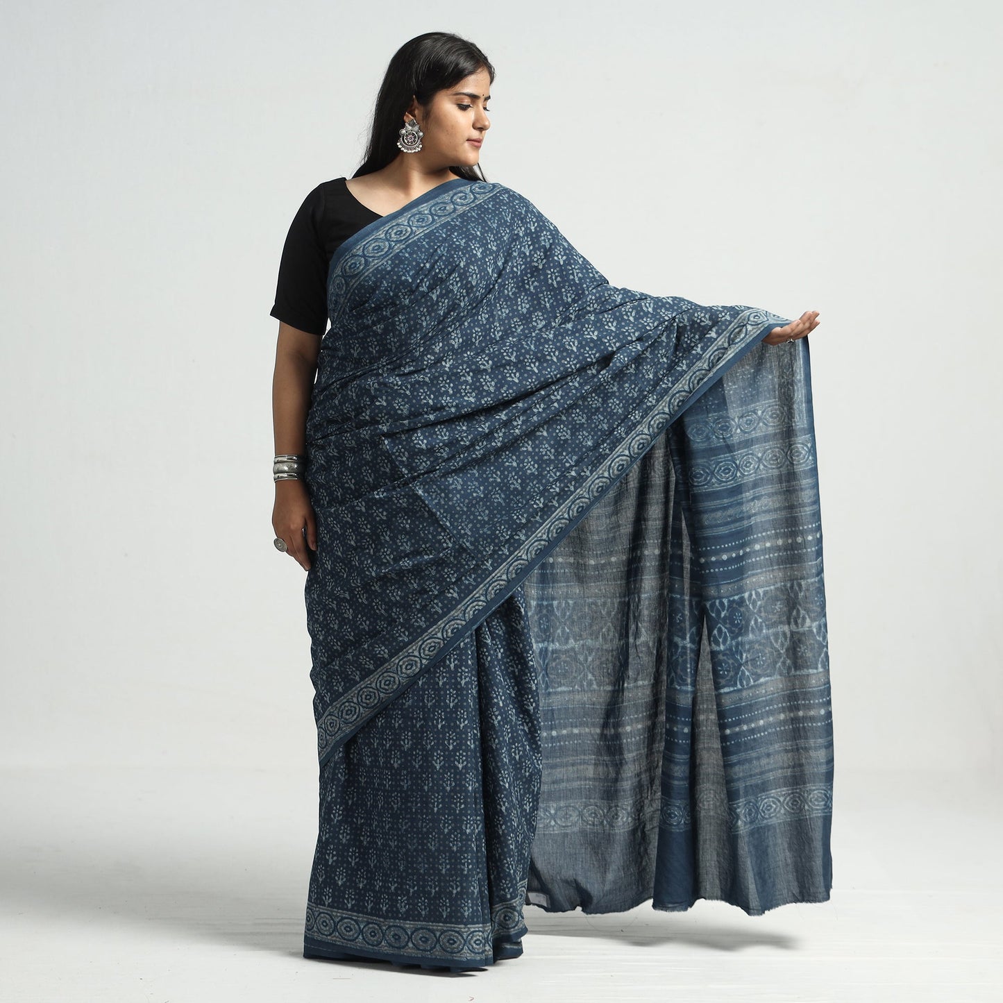 Buy Akola Hand Block Printed Cotton Saree Online at iTokri.com
