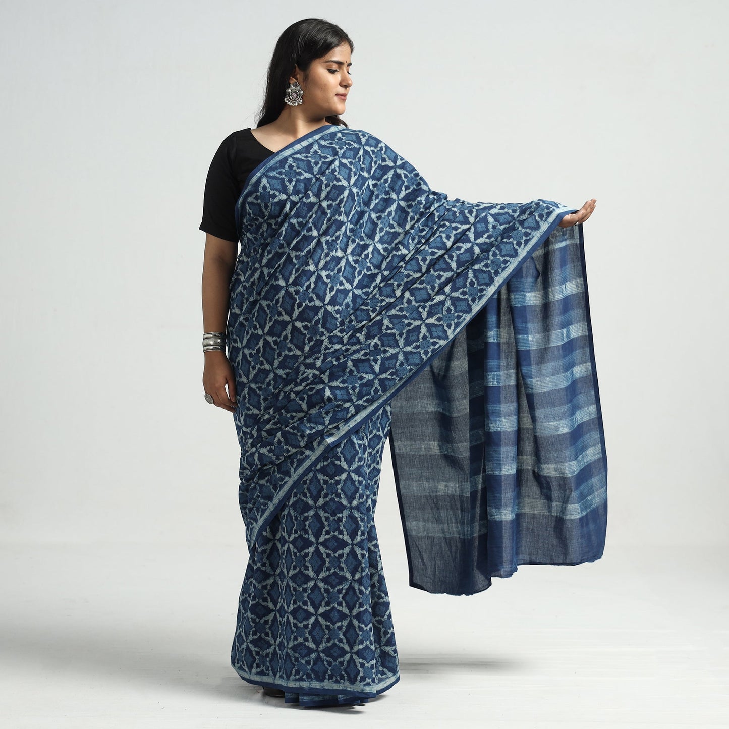 Buy Akola Hand Block Printed Cotton Saree Online at iTokri.com