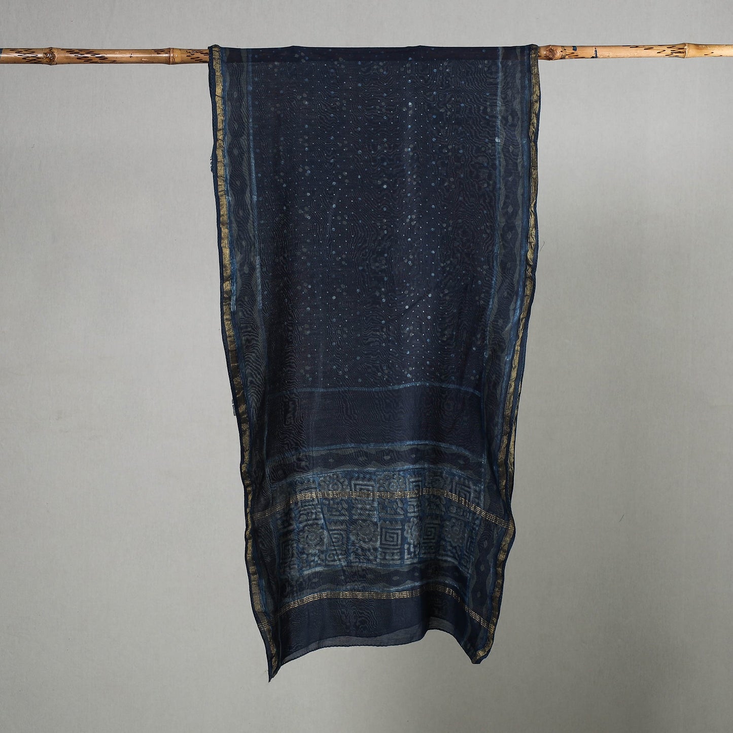 Buy Akola Block Printed Chanderi Silk Handloom Stole with Zari Border Online at iTokri.com