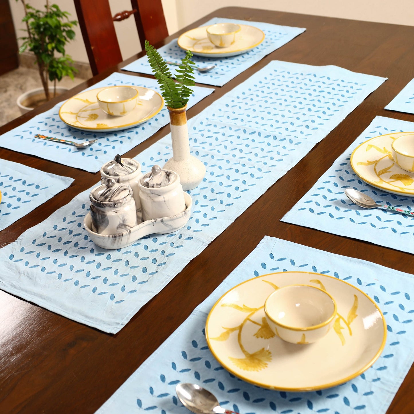 Exquisite Blue Applique Cotton Table Runner with Table Mat Set