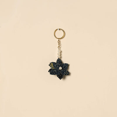 Beaded fabart flower keychain 01 - handcrafted