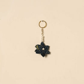 Beaded fabart flower keychain 01 - handcrafted