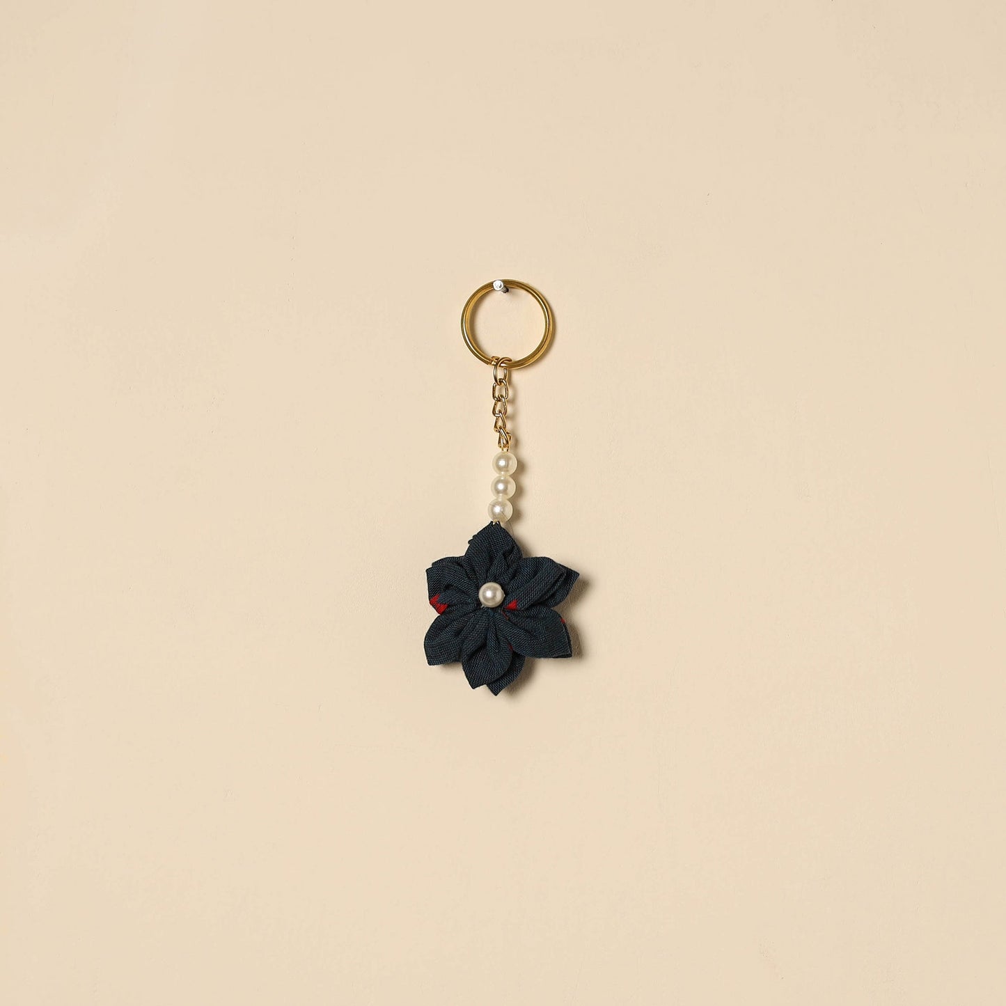 Beaded fabart flower keychain 06 - handcrafted