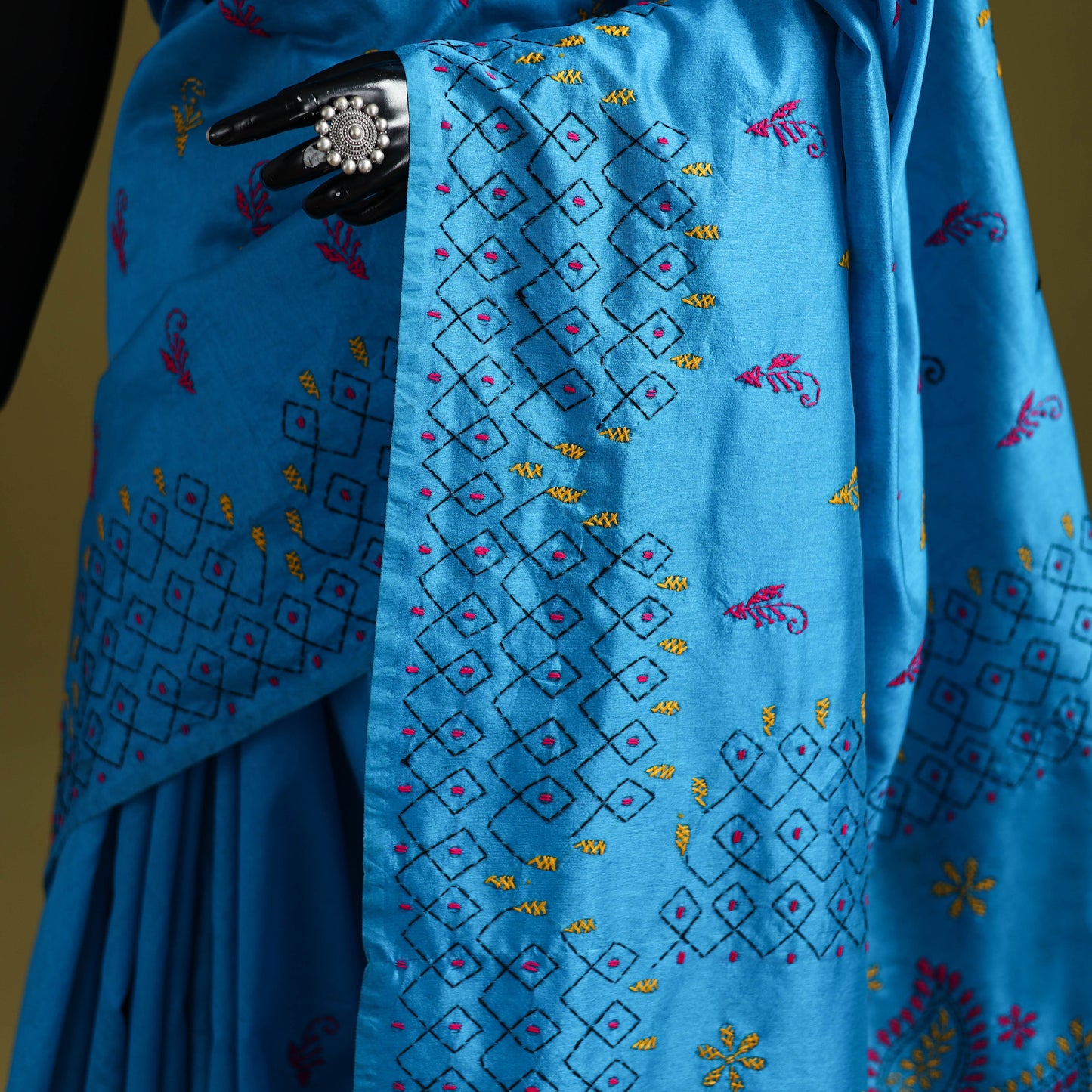 Bengal hand embroidered silk nakshi kantha saree 26