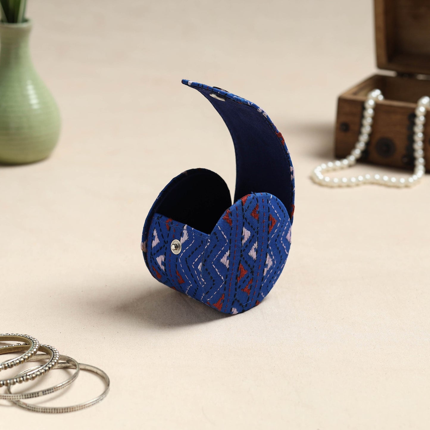 Blue Bengal Kantha Work Handcrafted Bangle Box (Small)