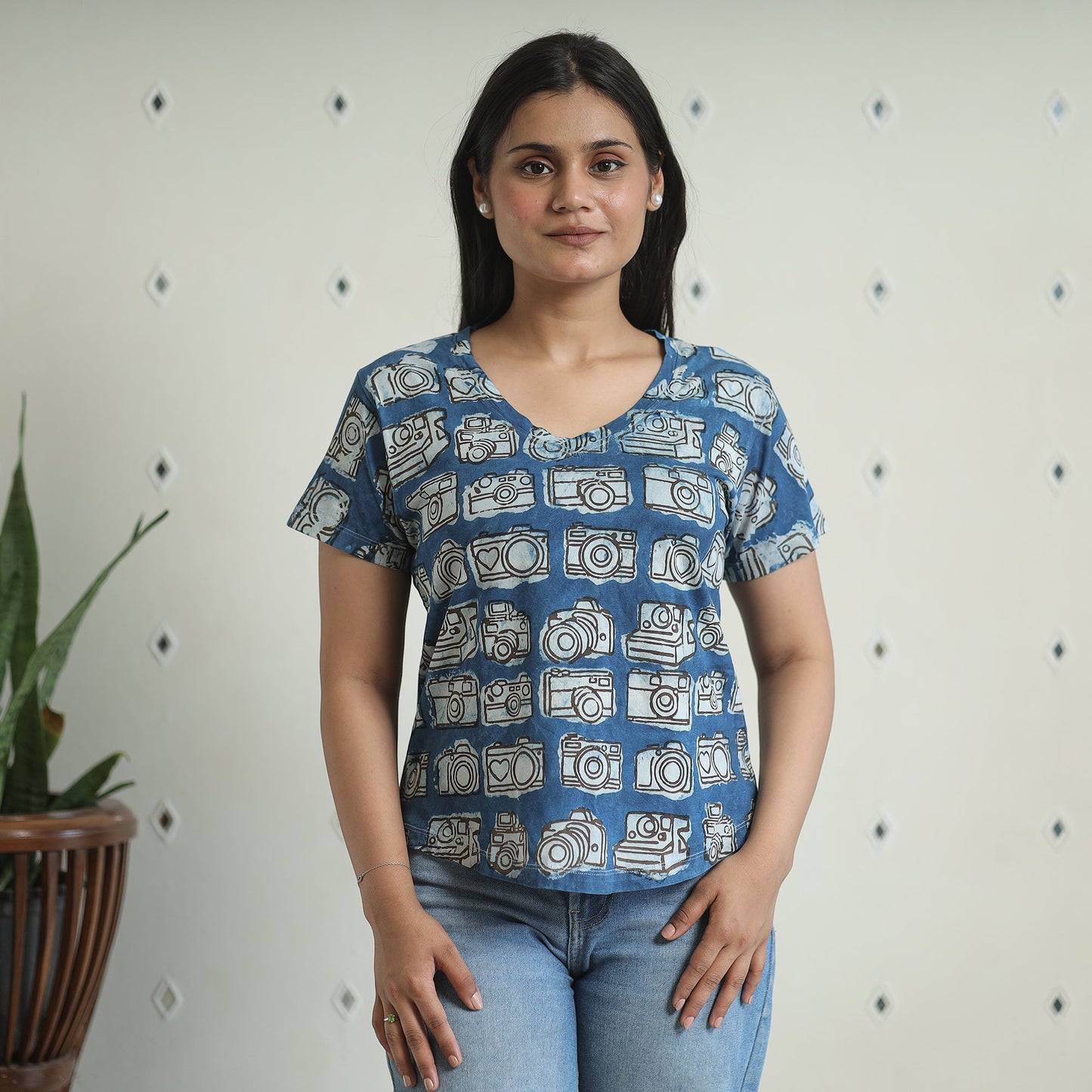  Bindaas Block Art Printed Cotton Women V Neck T-shirt 01 