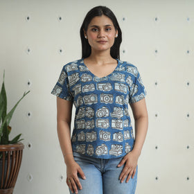  Bindaas Block Art Printed Cotton Women V Neck T-shirt 01 