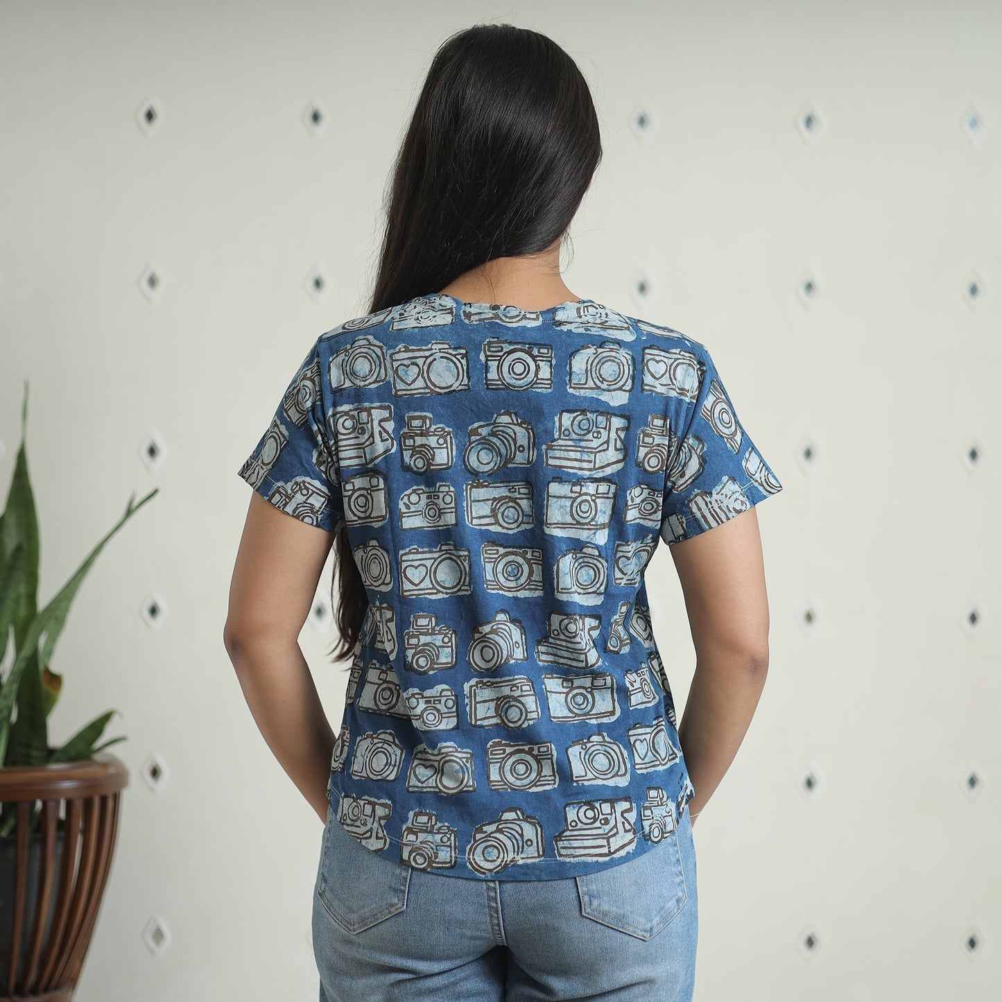 Bindaas Block Art Printed Cotton Women V Neck T-shirt 01 