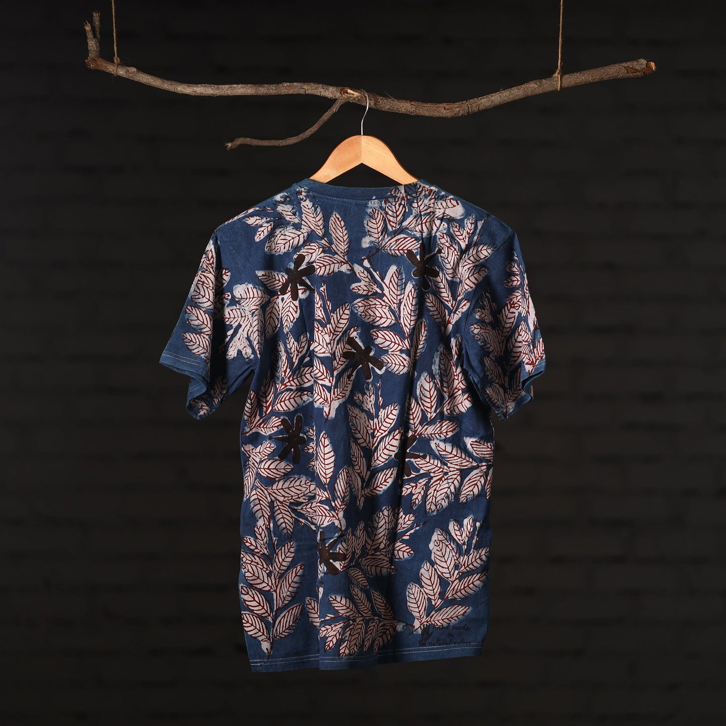  Block Art Prints Natural Dyed Cotton Round Neck T-shirt 