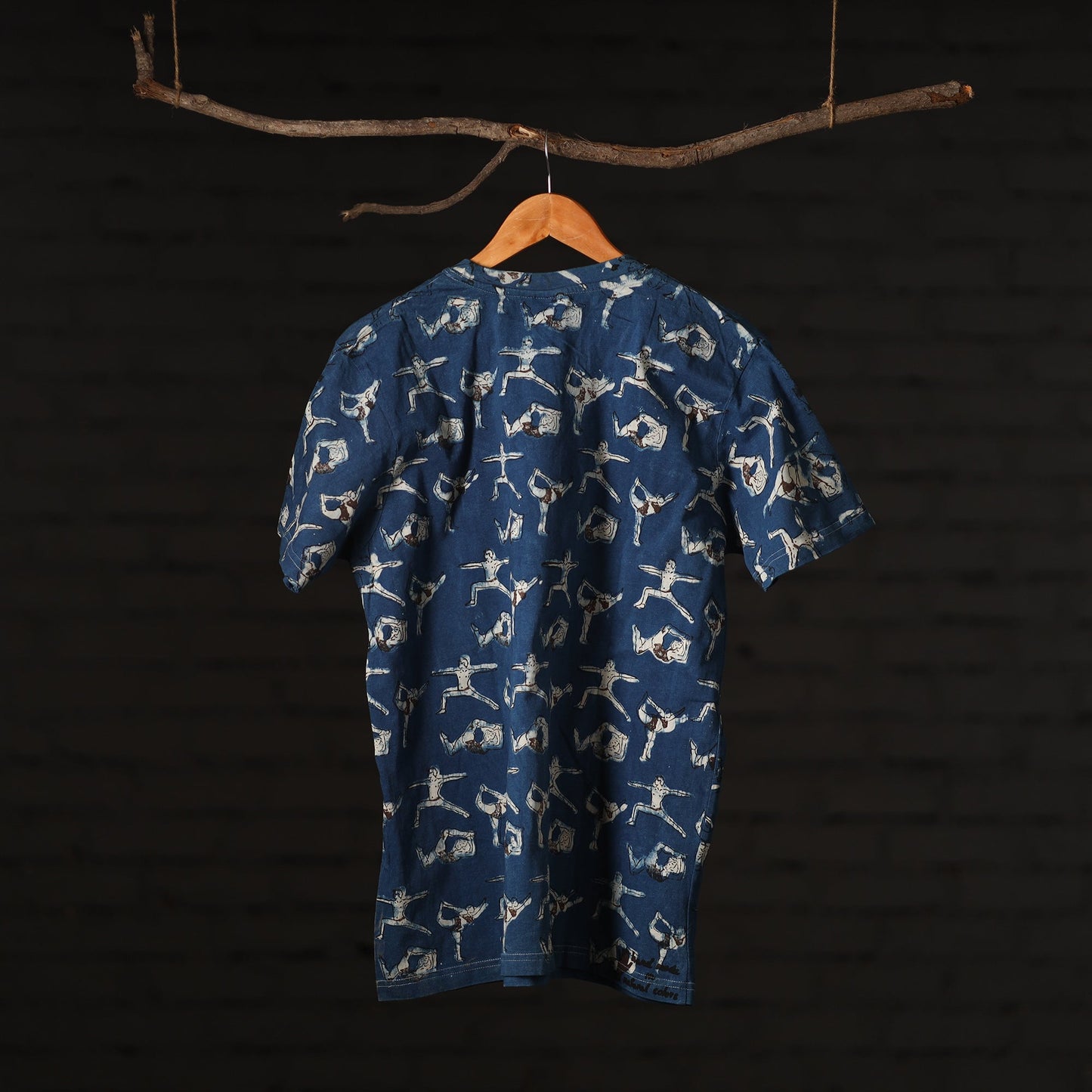 Buy Bindaas Natural Dyed Art Block Print Round Neck T-shirt in Pure Cotton Online at iTokri.com