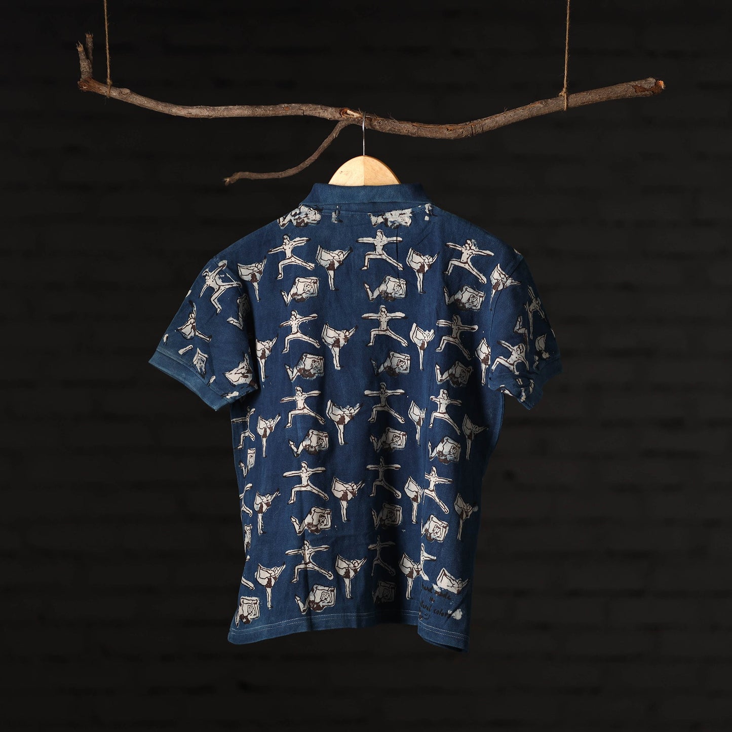 Buy Bindaas Natural Dyed Art Block Print Polo Collar T-shirt in Pure Cotton Online at iTokri.com
