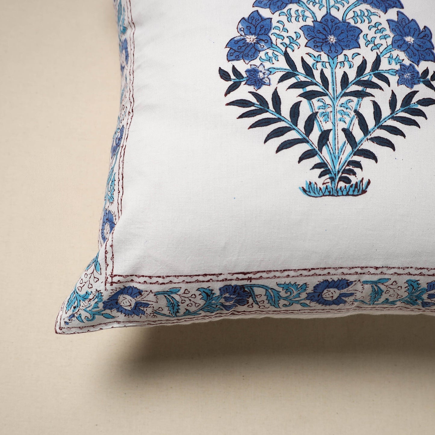 Cotton sanganeri cushion cover (16 x 16 in) 04 - handcrafted