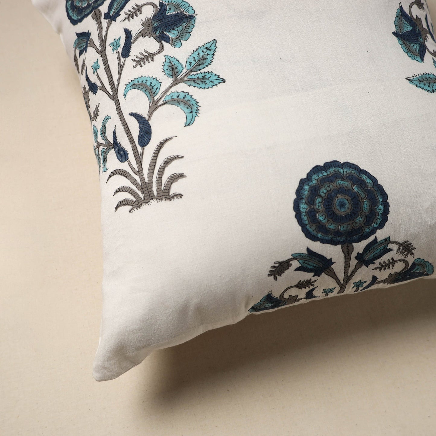 Cotton sanganeri cushion cover (16 x 16 in) 68 - handcrafted