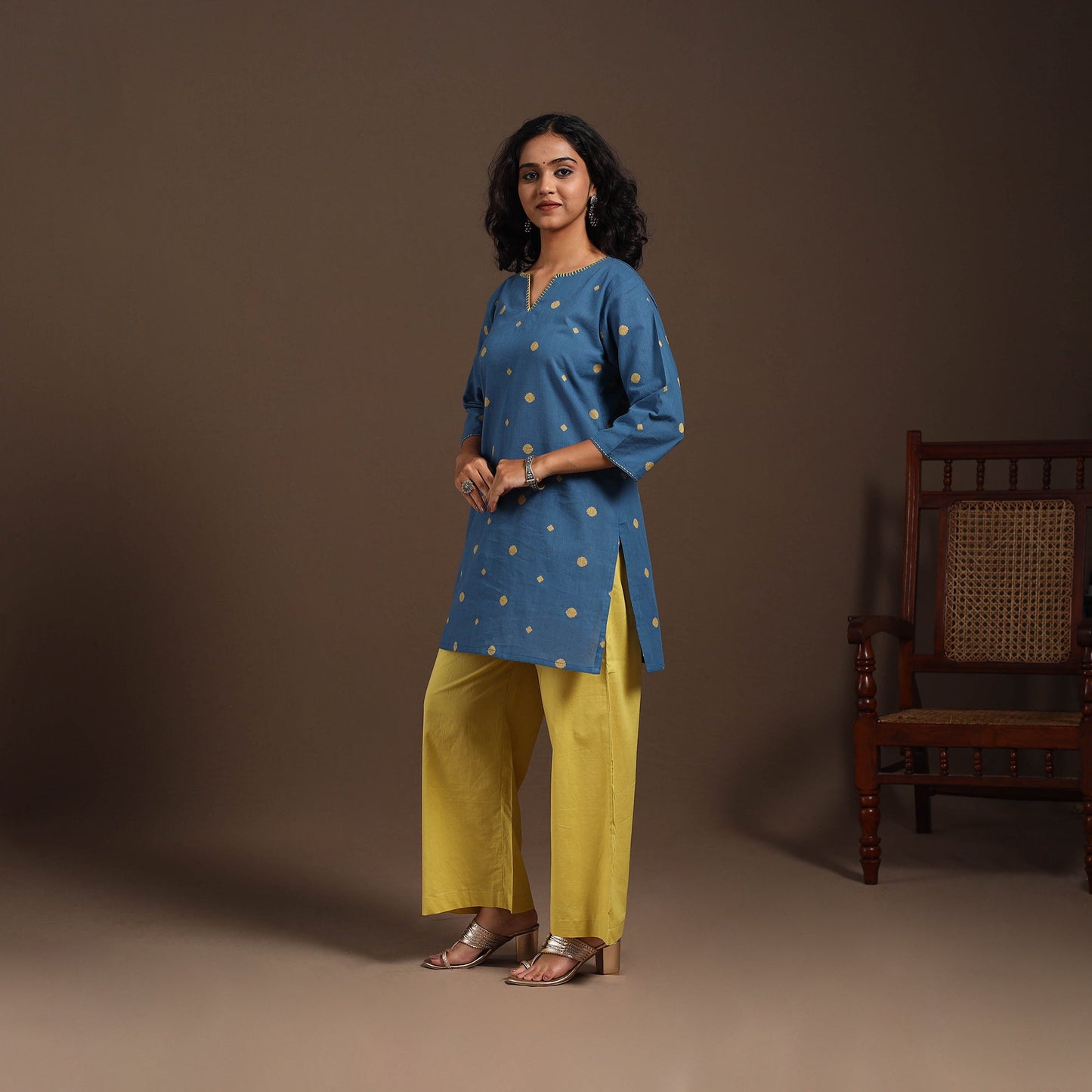 Blue - cotton short jacquard kurta with hand embroidery 01