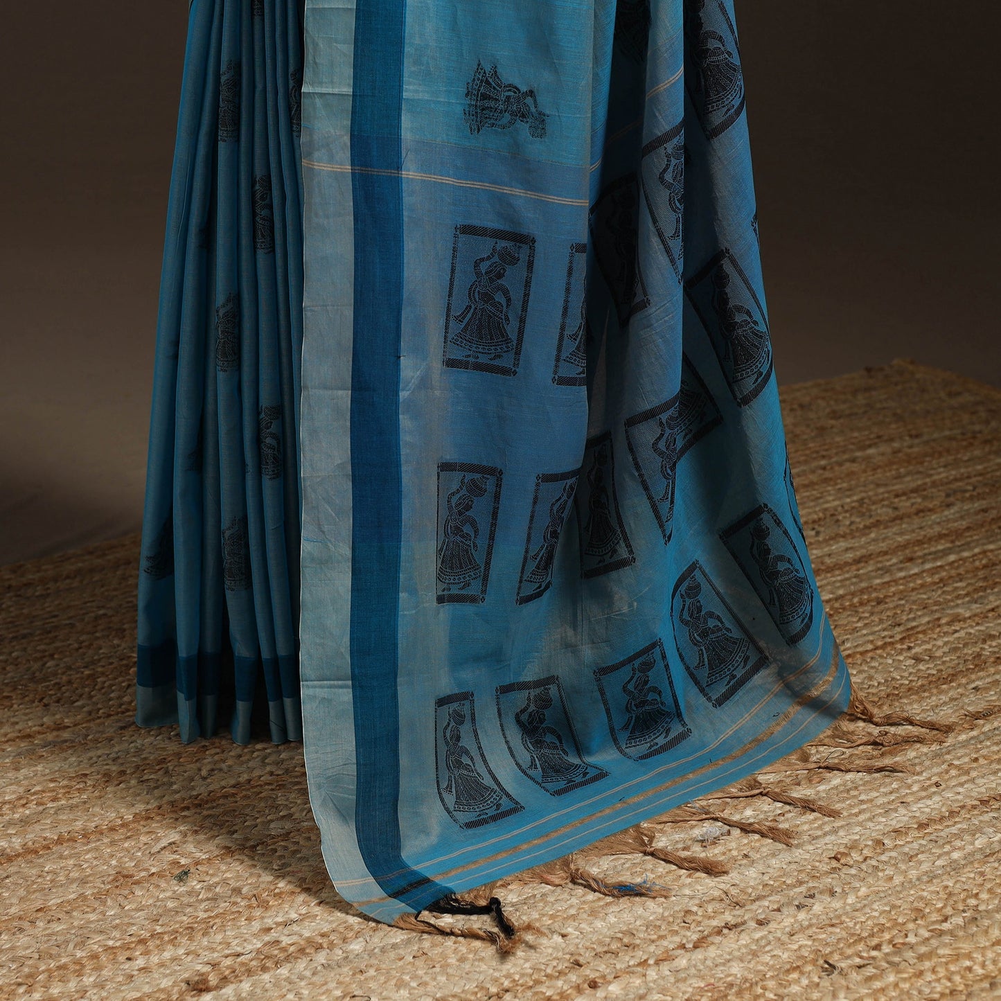 Dharwad cotton saree with thread buta 09 - handcrafted