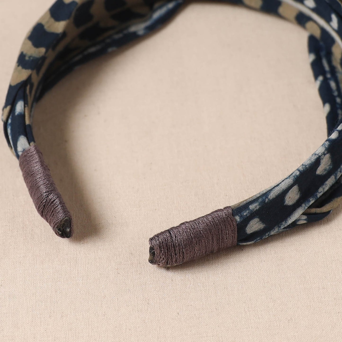 Fabart knotted hair band 08 - handcrafted