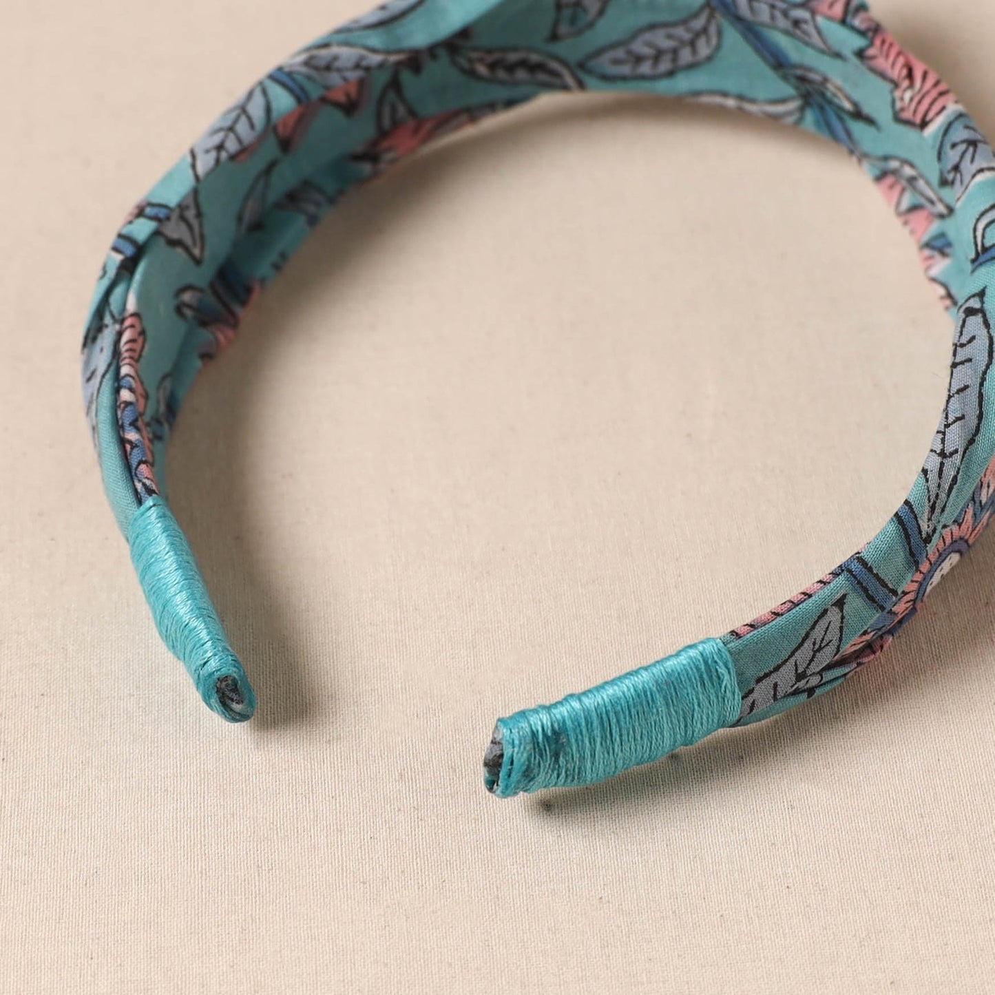 Fabart knotted hair band 21 - handcrafted