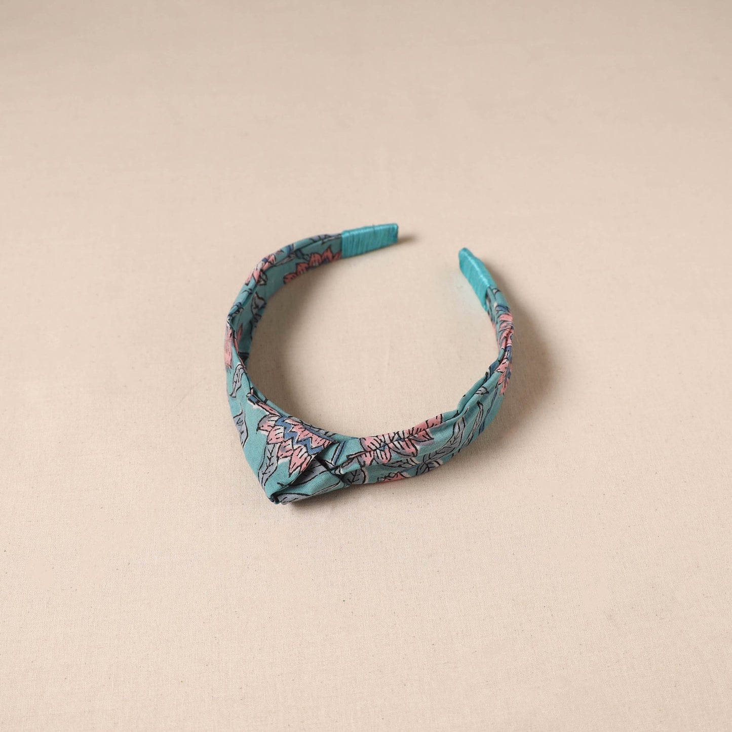 Fabart knotted hair band 21 - handcrafted