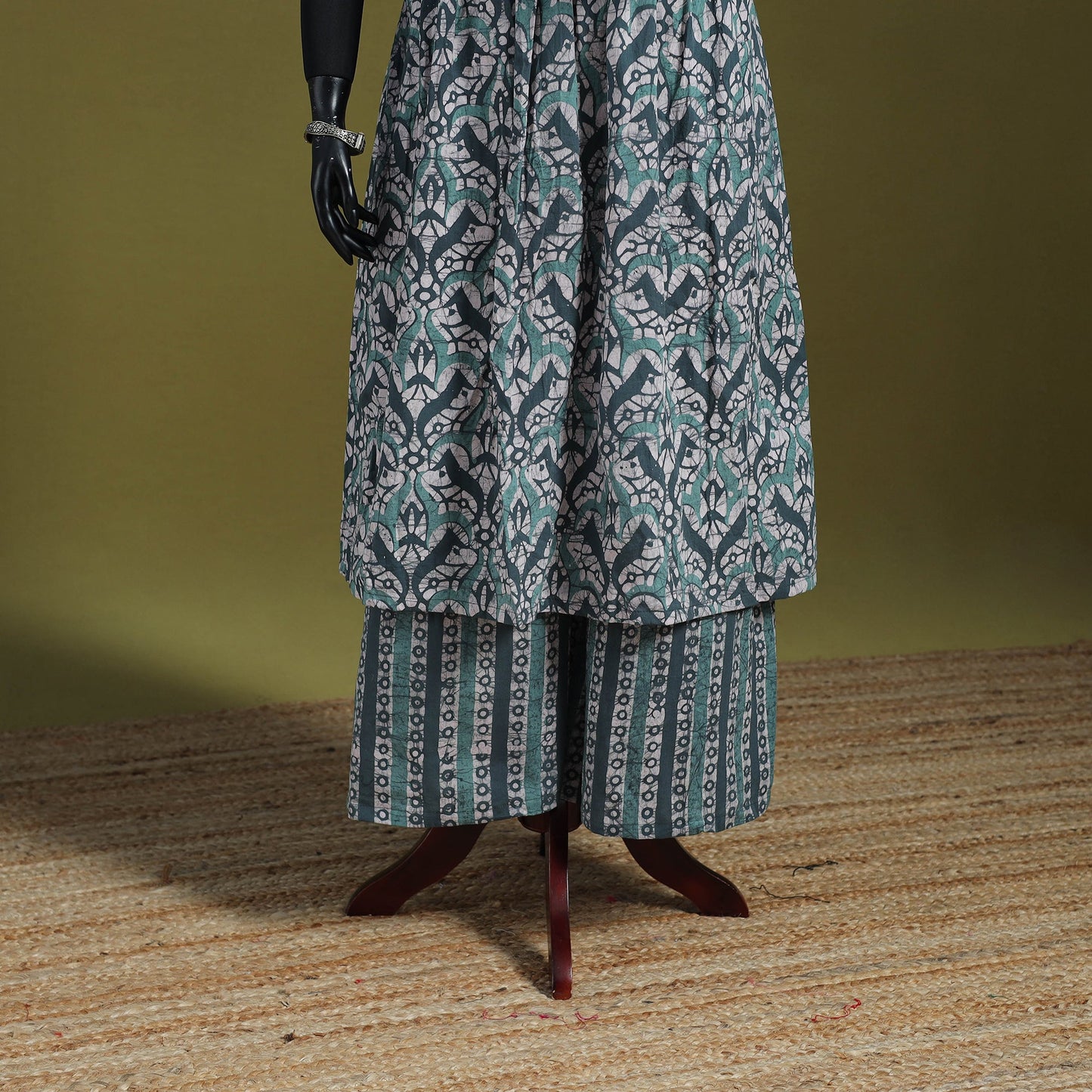 Blue - flared cotton hand batik suit set (set of 2) 02