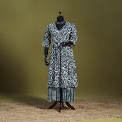 Blue - flared cotton hand batik suit set (set of 2) 02