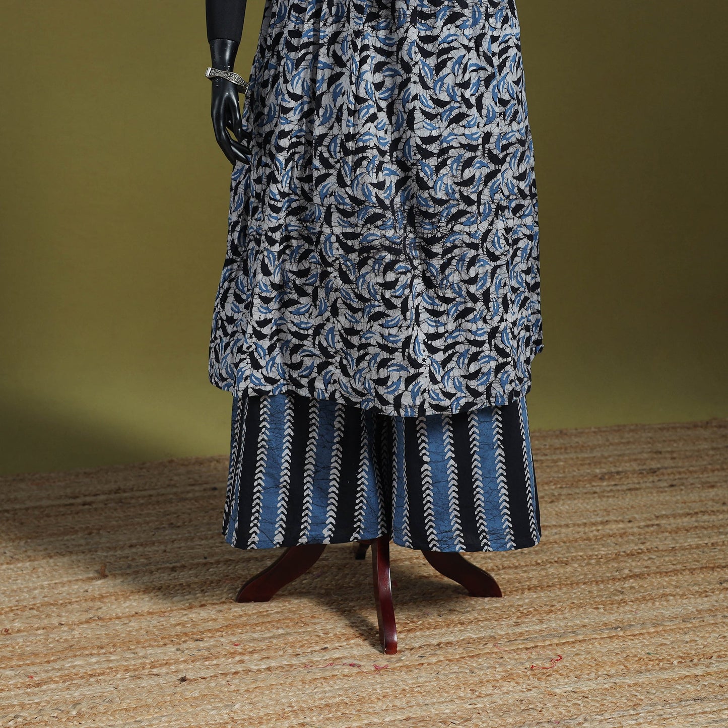 Blue - flared cotton hand batik suit set (set of 2) 03