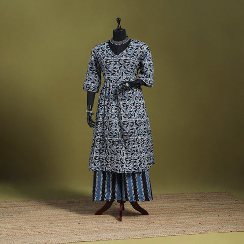 Blue - flared cotton hand batik suit set (set of 2) 03