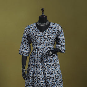 Blue - flared cotton hand batik suit set (set of 2) 03