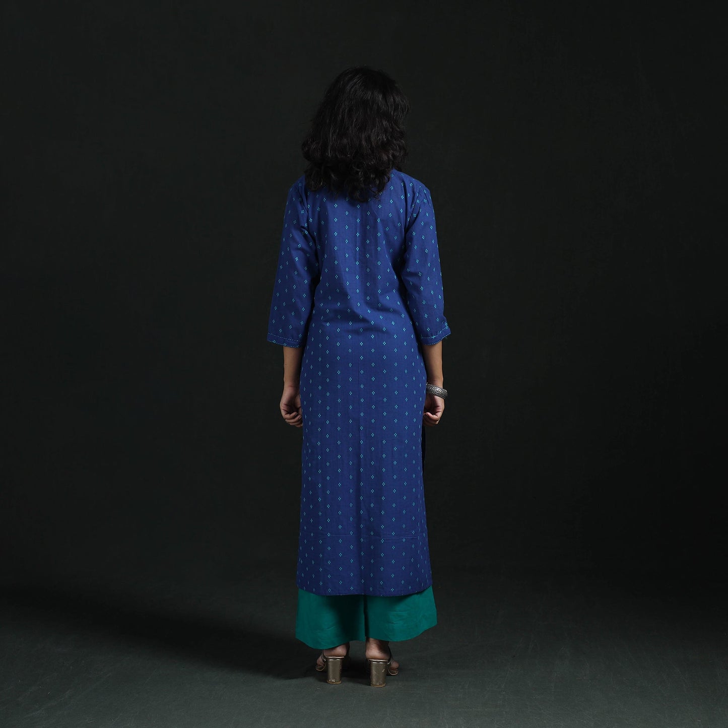Hand embroidery straight cotton jacquard kurta for women 08