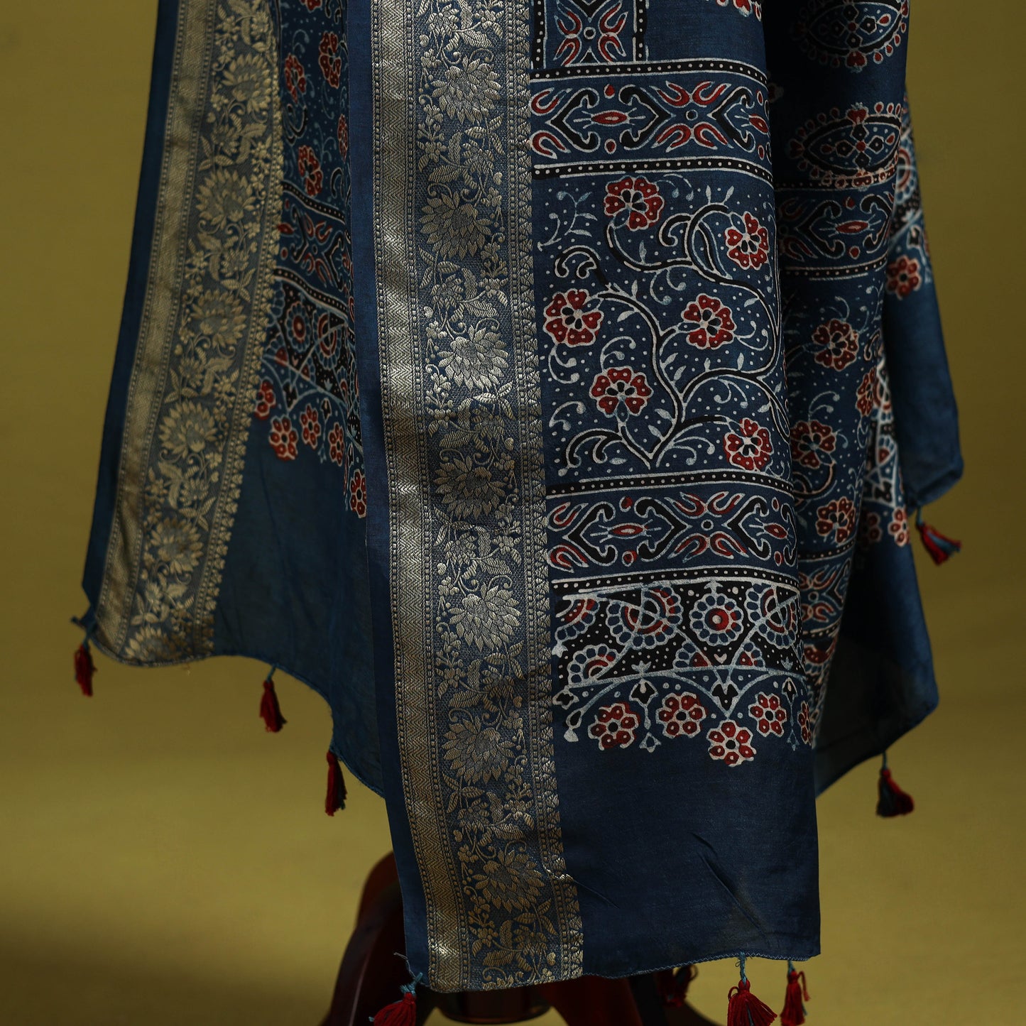 Hand natural dyed dola silk zari border dupatta
