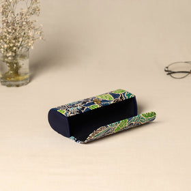 Handcrafted embossed leather spectacle case 03