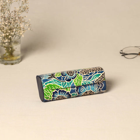 Handcrafted embossed leather spectacle case 03