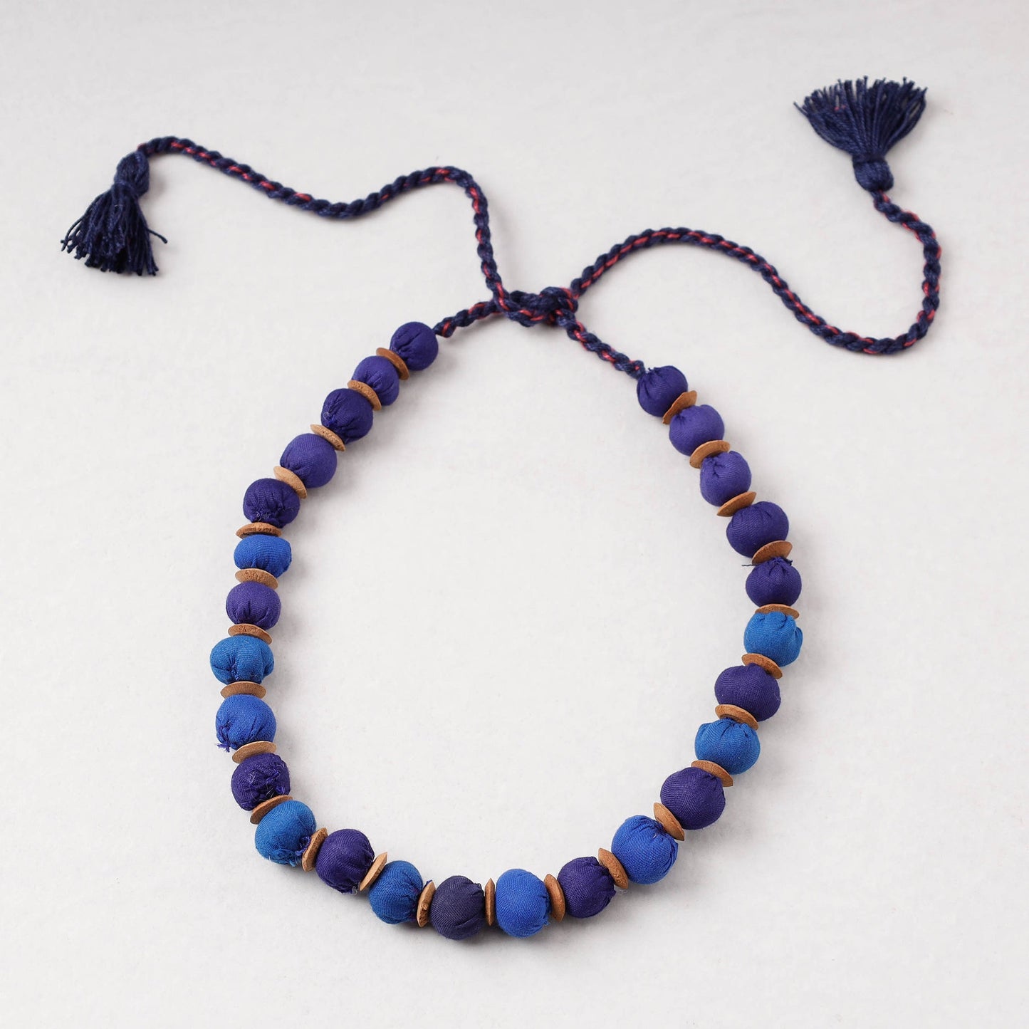 Buy Handmade Katran Artwork Necklace Online in India l iTokri.com 