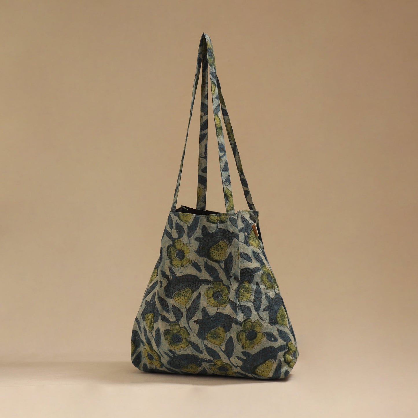 Handcrafted fabric jhola bag 32