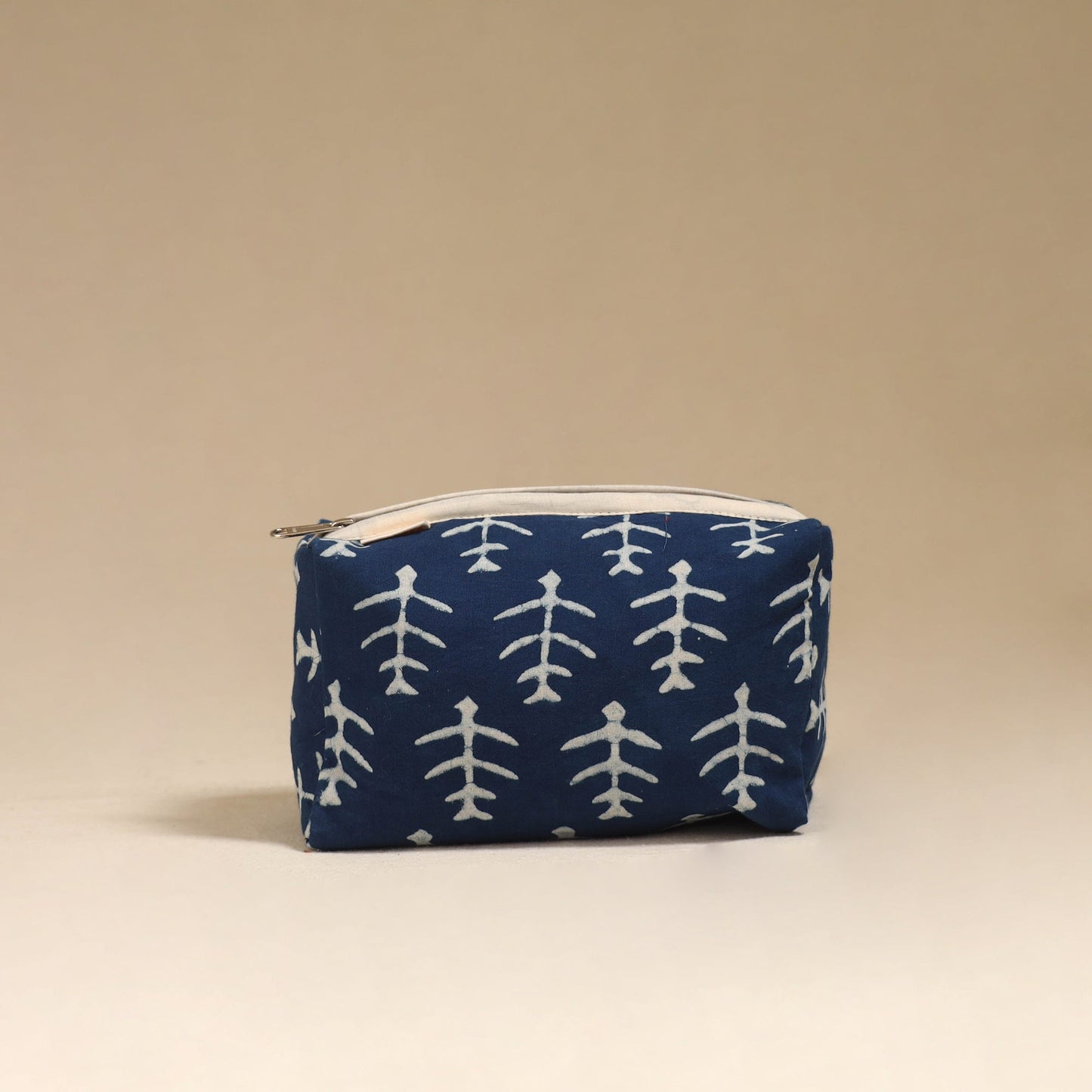 Handcrafted fabric toiletry bag 05