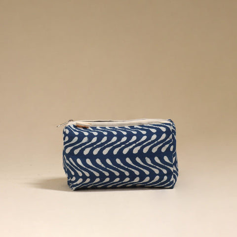 Handcrafted fabric toiletry bag 07