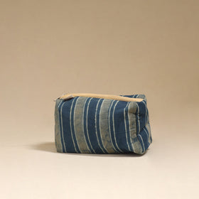Handcrafted fabric toiletry bag 08