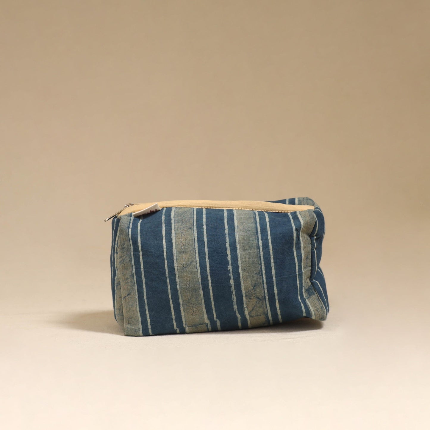 Handcrafted fabric toiletry bag 08