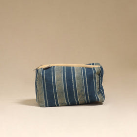 Handcrafted fabric toiletry bag 08
