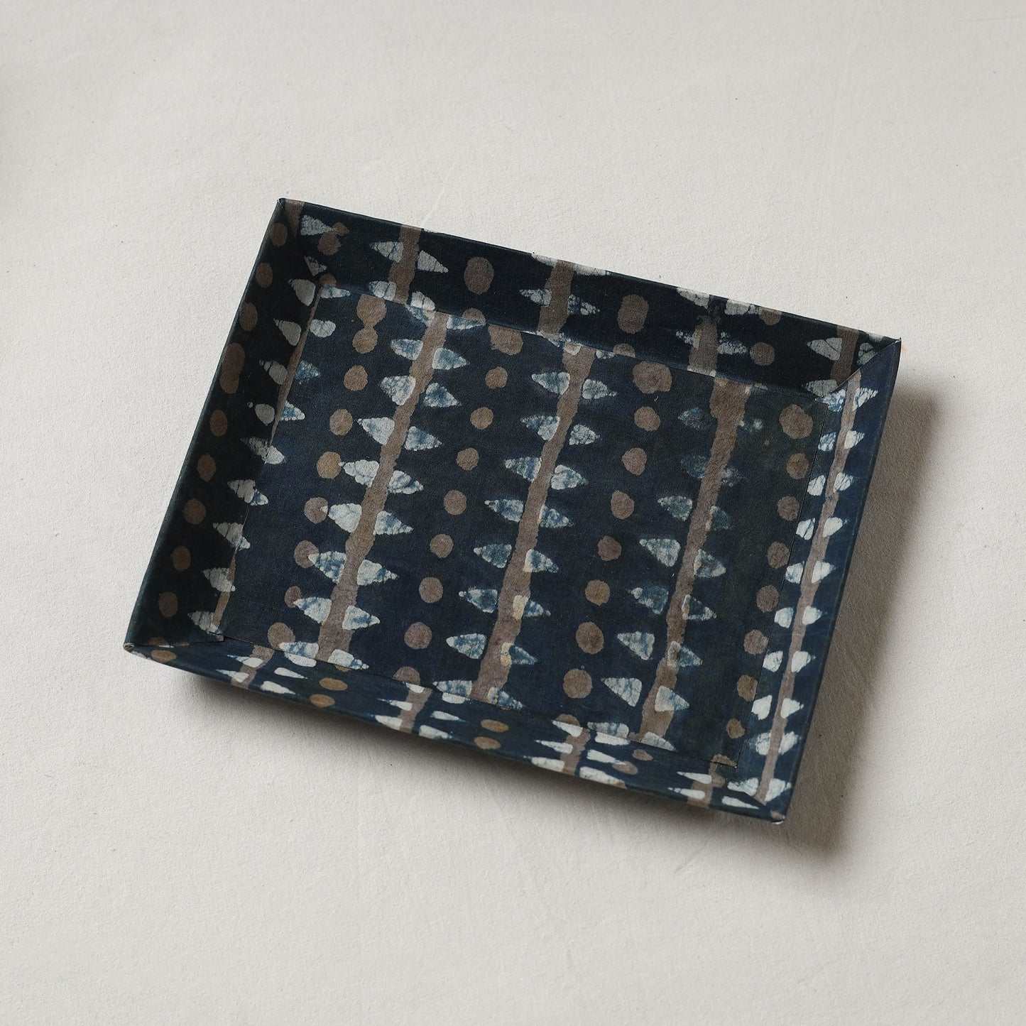 Blue - handcrafted fabric valet tray (9 x 7 in) 01