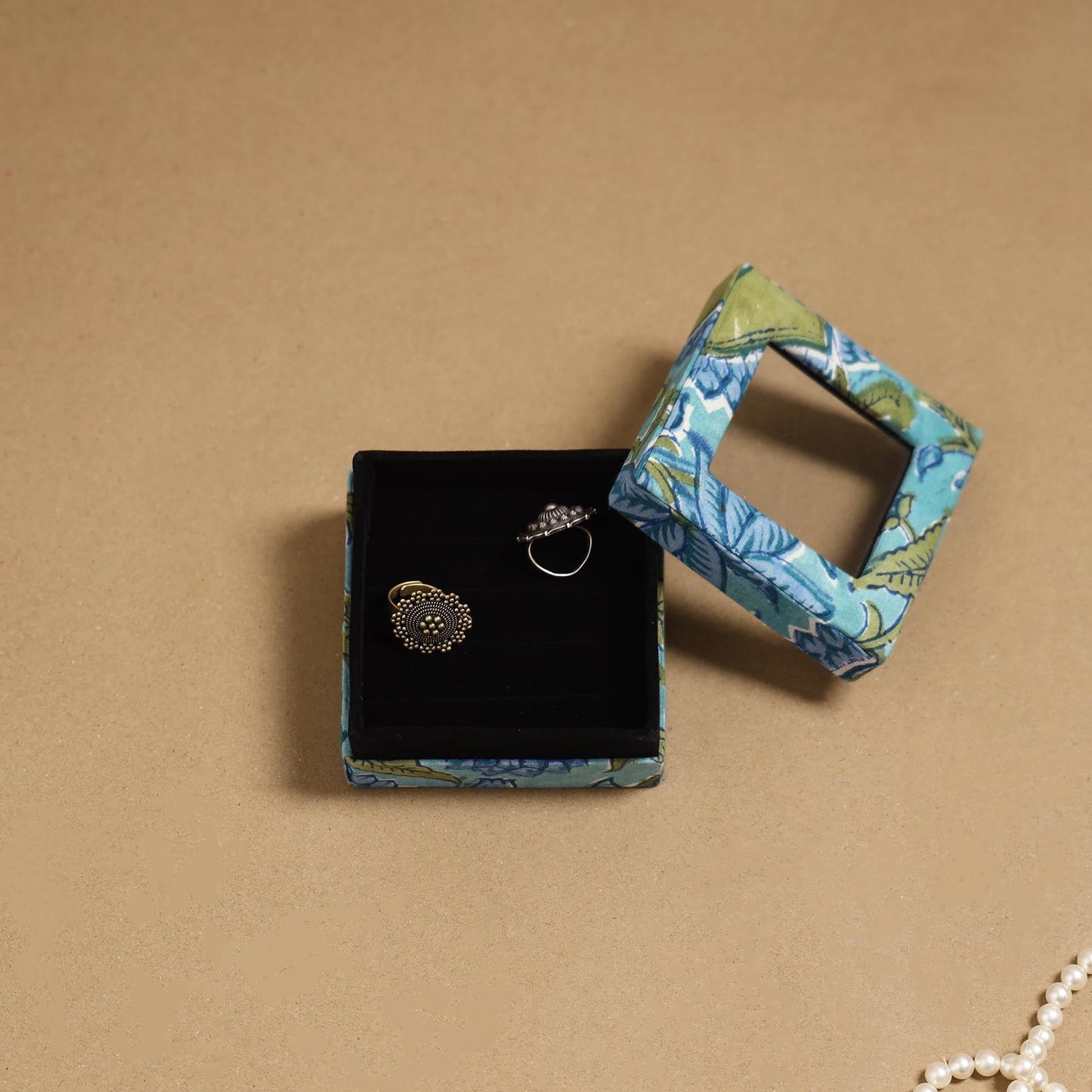Handcrafted printed fabric ring/earring box 39