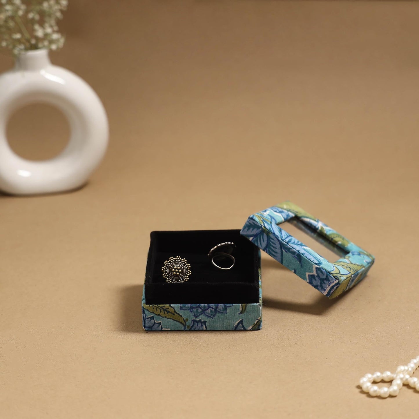 Handcrafted printed fabric ring/earring box 39