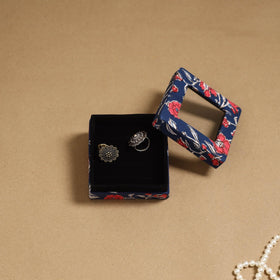 Handcrafted printed fabric ring/earring box 54