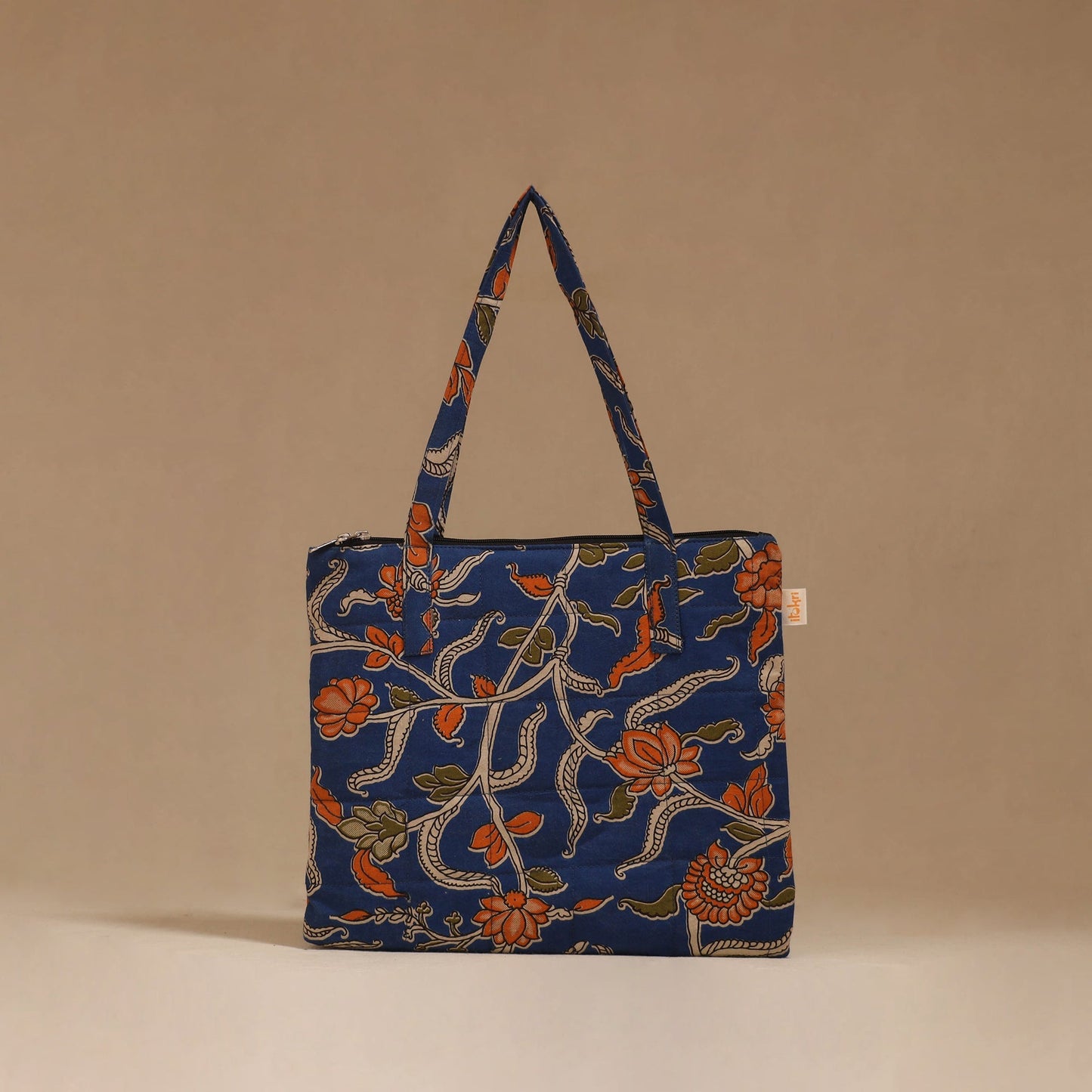 Handcrafted quilted handbag 05