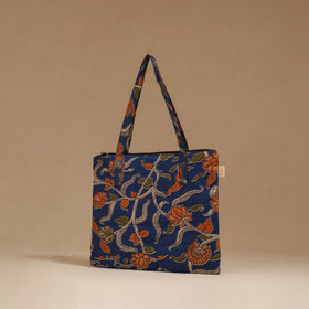 Handcrafted quilted handbag 05