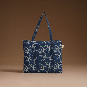 Handcrafted quilted handbag 06