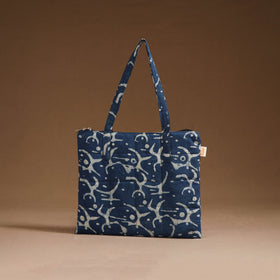 Handcrafted quilted handbag 06