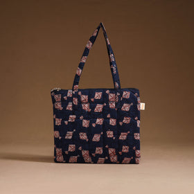 Handcrafted quilted handbag 07