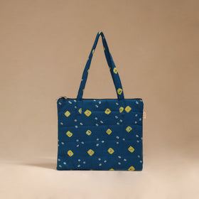 Handcrafted quilted handbag 08