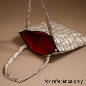 Handcrafted quilted handbag 08